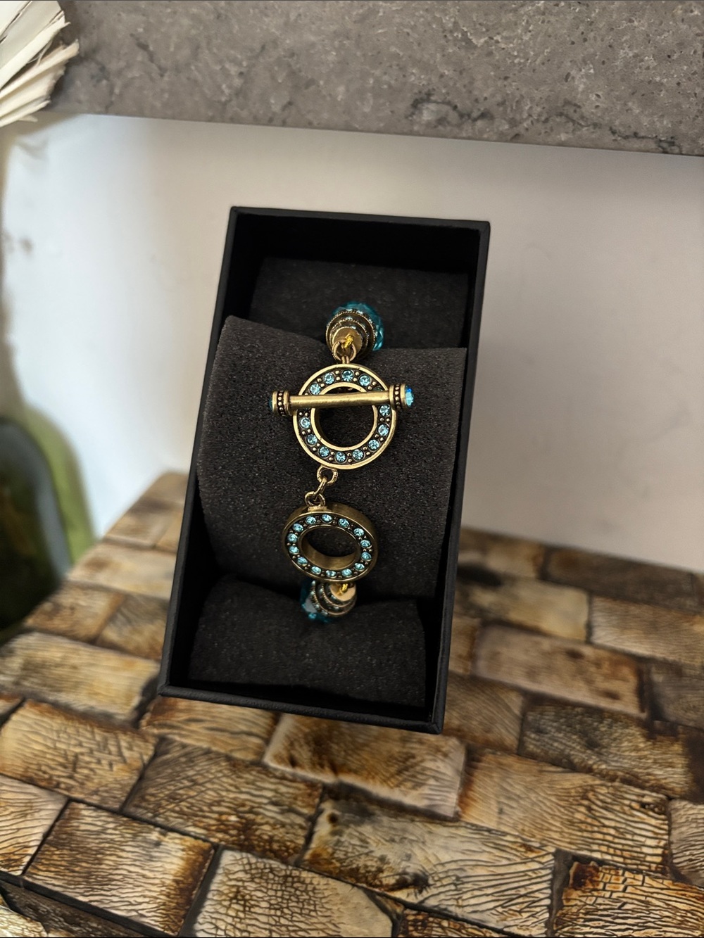 NWT Heidi Daus Translucent Turquoise Faceted Bead Toggle Vintage Bracelet - Picture 10 of 12